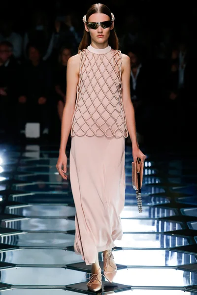 Look 11
